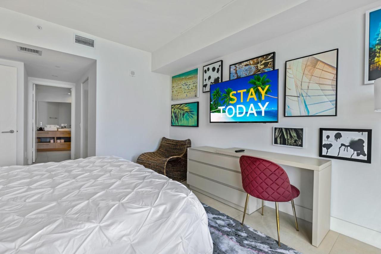 Seashore Resort - 2 Bedroom Right On The Beach Direct Ocean-View With Amenities On The Rooftop Холивуд Екстериор снимка